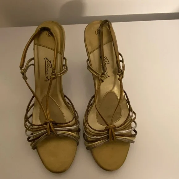 Sandals - Picture 1 of 5